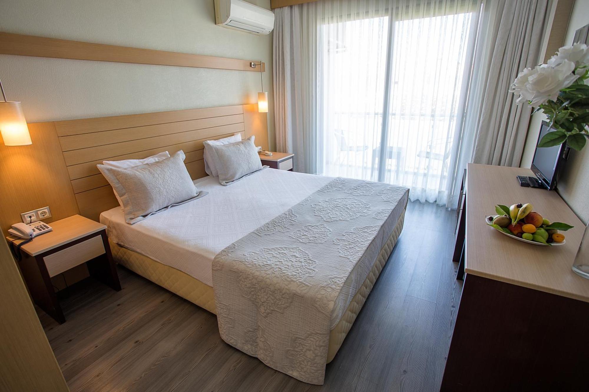 Cilek Marina Otel Cesme Ngoại thất bức ảnh